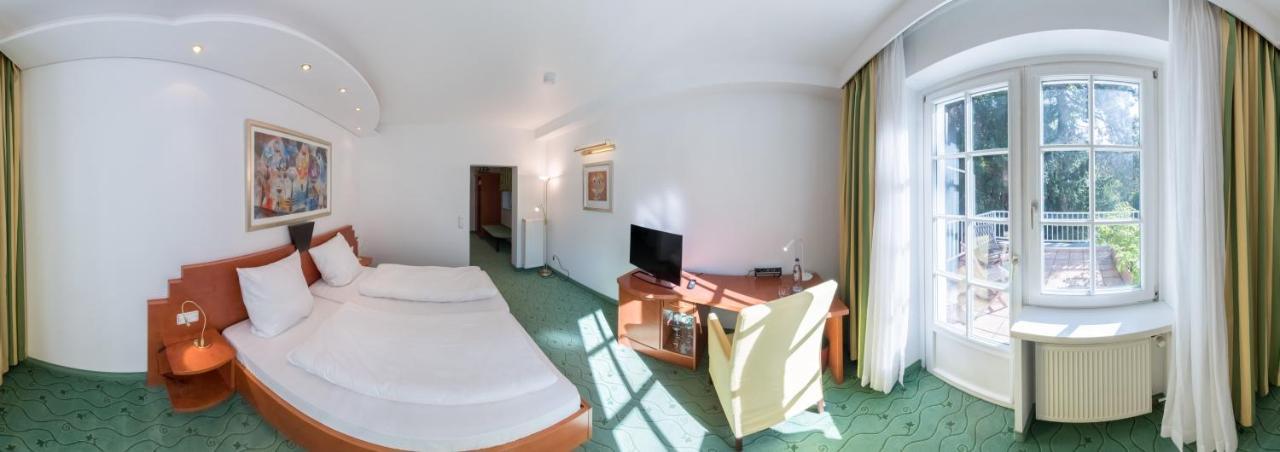 Hotel Villa Im Park Dusseldorf Room photo